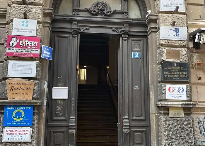 Dolac Apartments